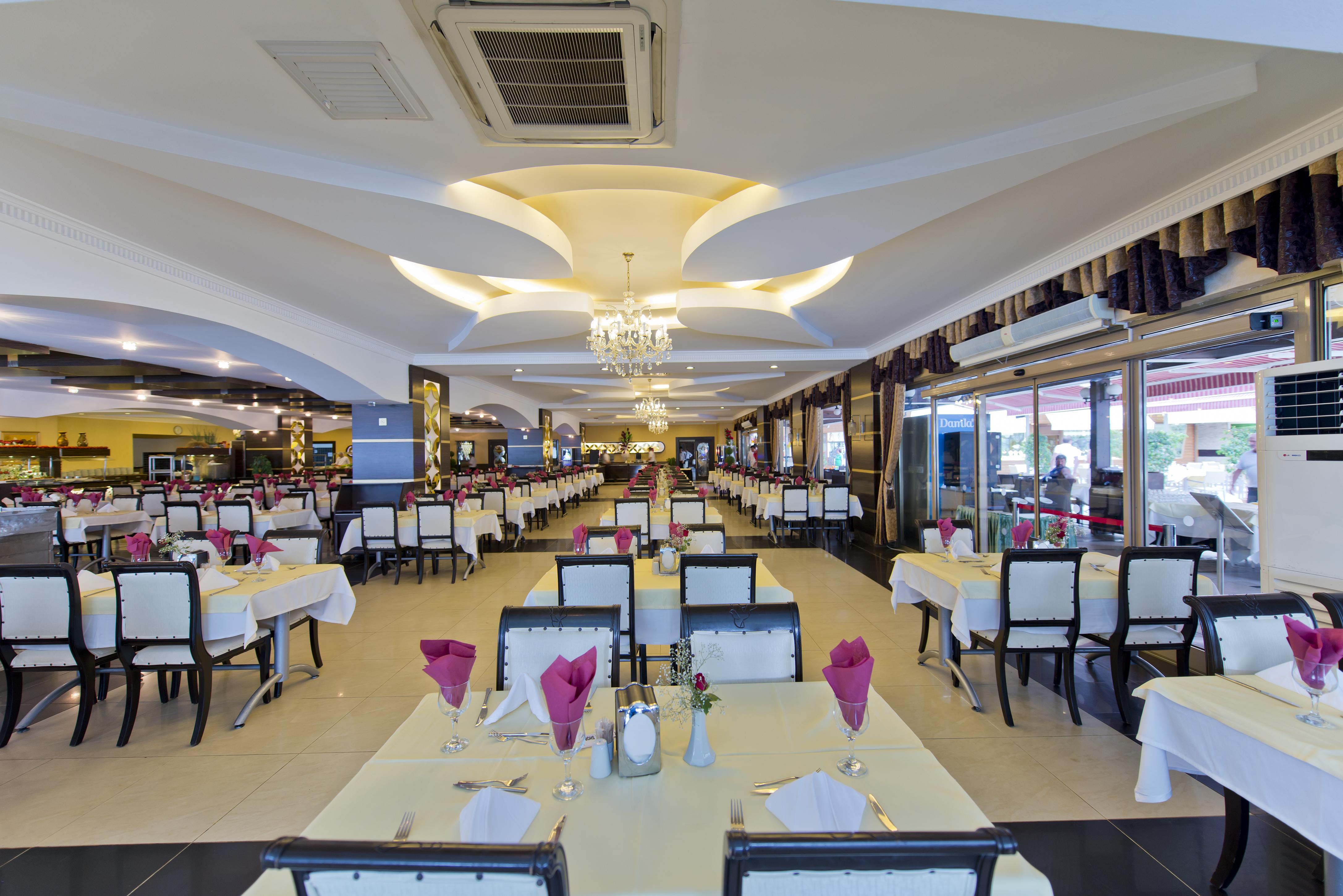 Beach Club Doganay Hotel โคนัคคลึ ภายนอก รูปภาพ