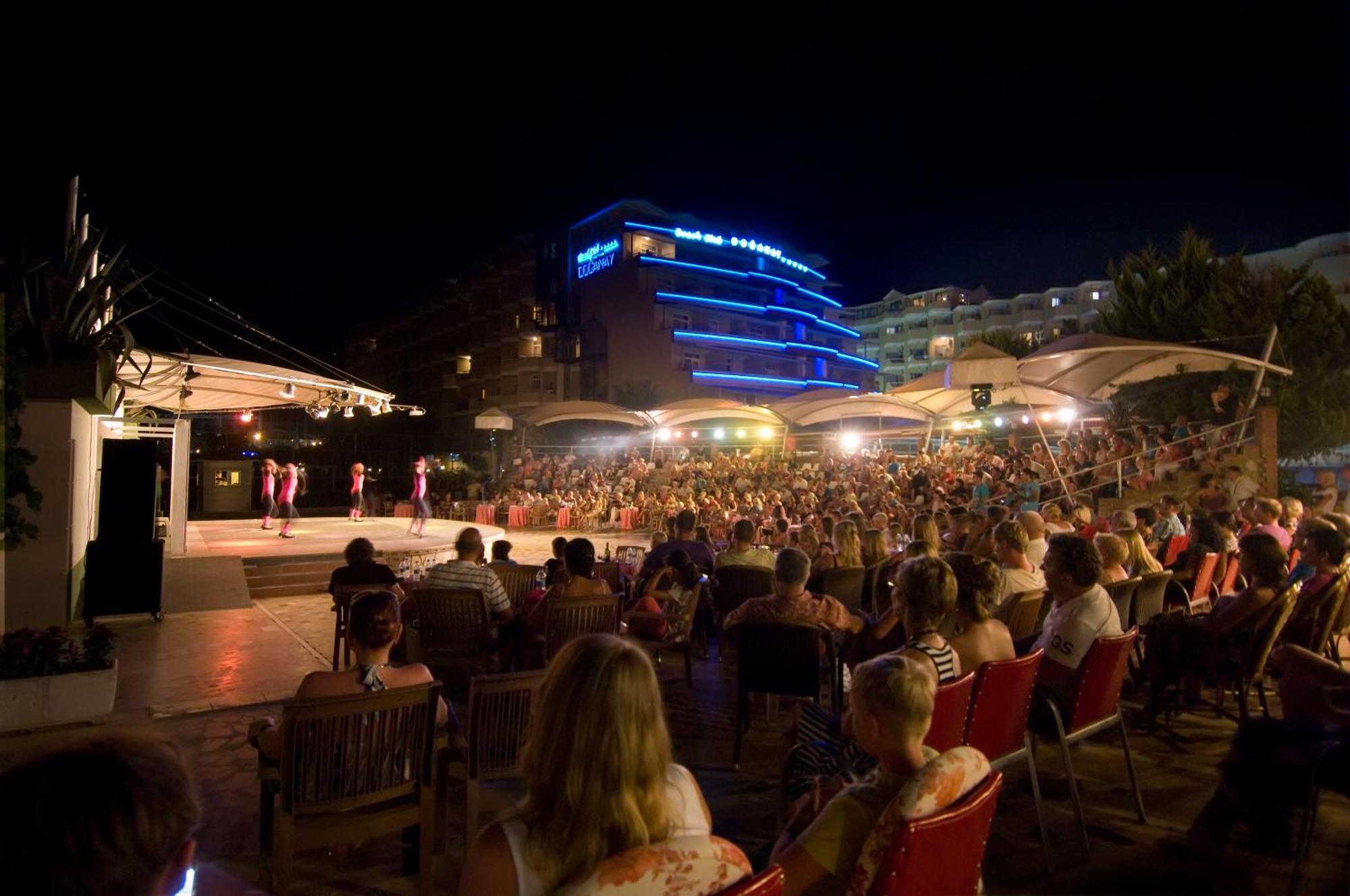 Beach Club Doganay Hotel โคนัคคลึ ภายนอก รูปภาพ