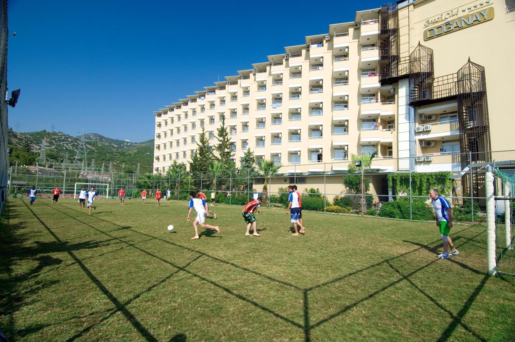 Beach Club Doganay Hotel โคนัคคลึ ภายนอก รูปภาพ
