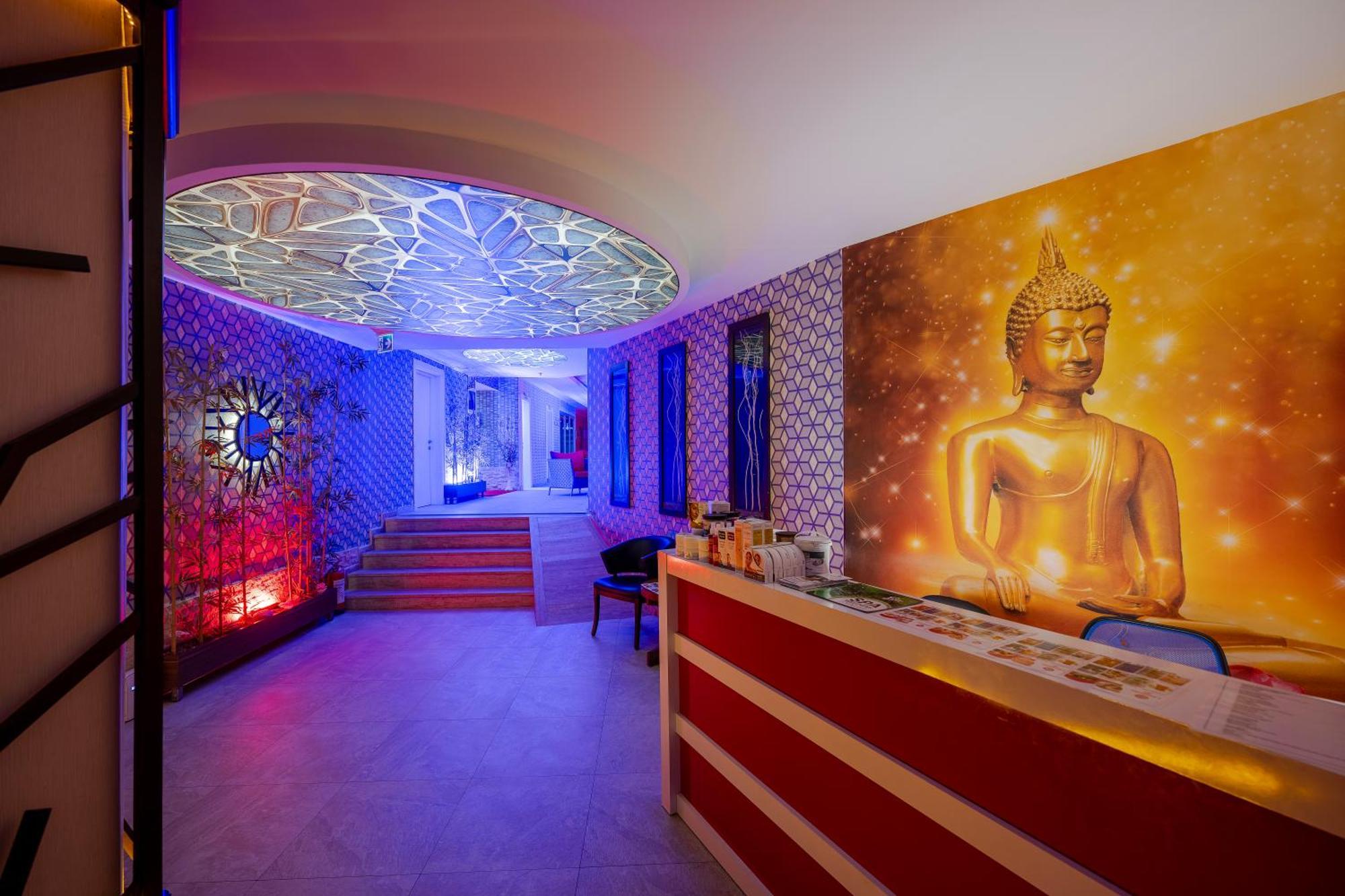 Beach Club Doganay Hotel โคนัคคลึ ภายนอก รูปภาพ