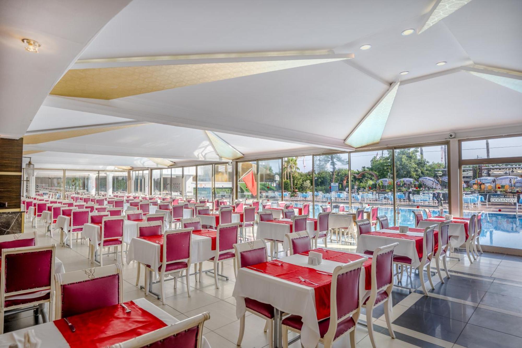 Beach Club Doganay Hotel โคนัคคลึ ภายนอก รูปภาพ